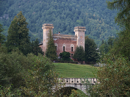 Palazzo Castelmur, con aire gótico y morisco